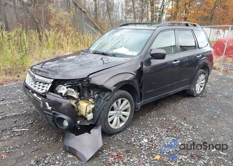 2013 Subaru Forester 2.5X Premium z USA, uszkodzony, nr VIN JF2SHADC1DH413517